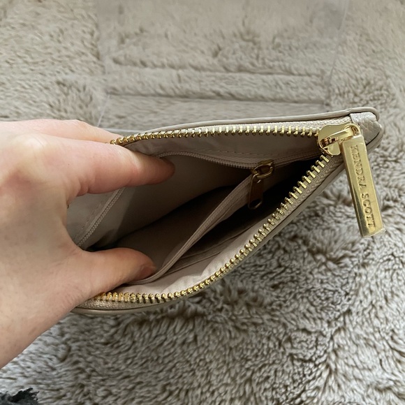 Kendra Scott Taupe Vegan Leather Travel Pouch Wristlet - Picture 7 of 8